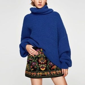 NWT Embroidered mini skirt